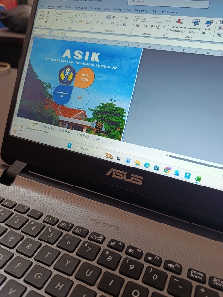 Siswa TKJ SMKN 3 Bangkalan Kembangkan ASIK (Aplikasi Sistem Informasi Kurikulum) untuk Mendukung Digitalisasi Manajemen Kurikulum Sekolah