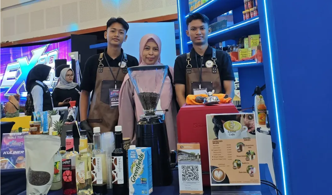 SMKN 3 Bangkalan turut berpartisipasi dalam Kegiatan Expo dan Expose SMK Pariwisata di Grand City Surabaya