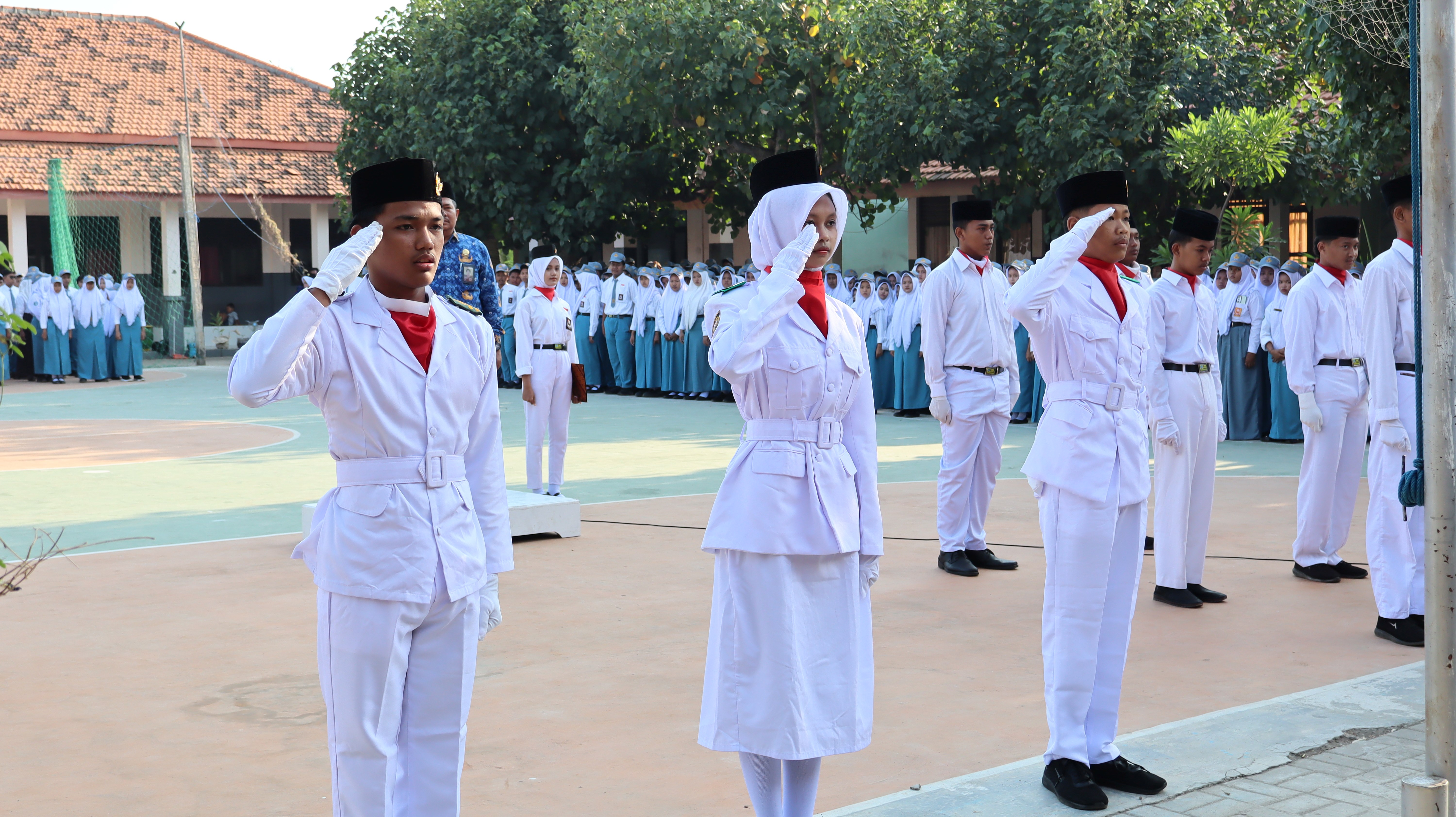 Khidmat dan Penuh Semangat Nasionalisme, SMKN 3 Bangkalan Laksanakan Upacara HUT Kemerdekaan RI ke-81